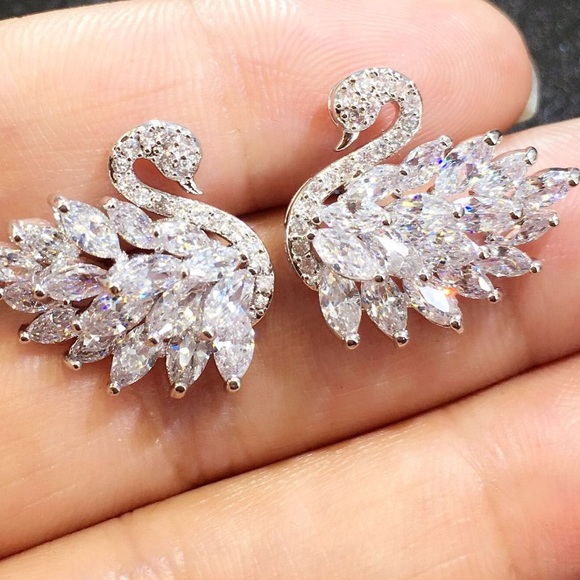 Beautiful 925 silver platedSWAN sapphire earrings - Picture 5 of 8